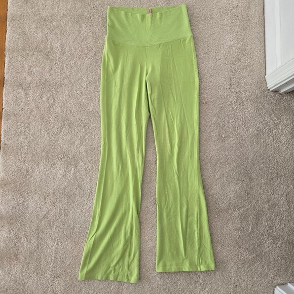 Green low rise leggings with flare - Picture 1 of 5